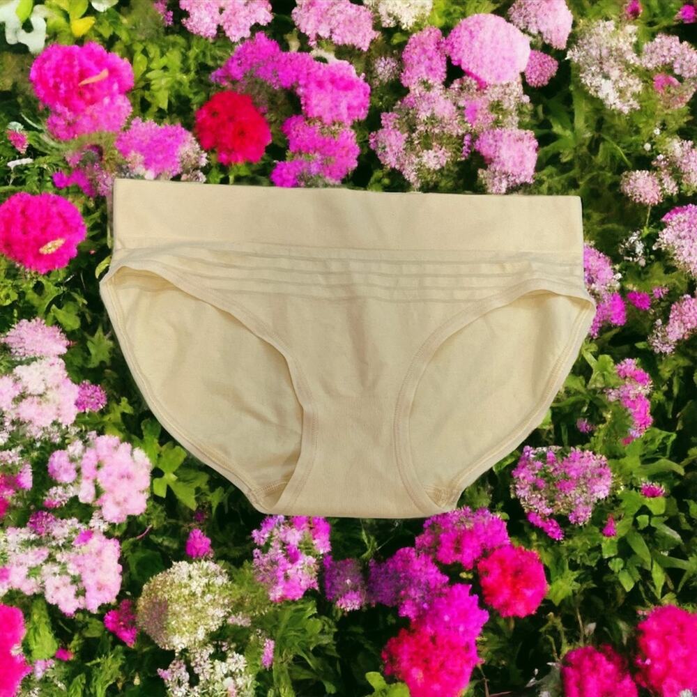 Yummie Seamless Stretch Soft Brief Underwear Panty S NWOT $5/15